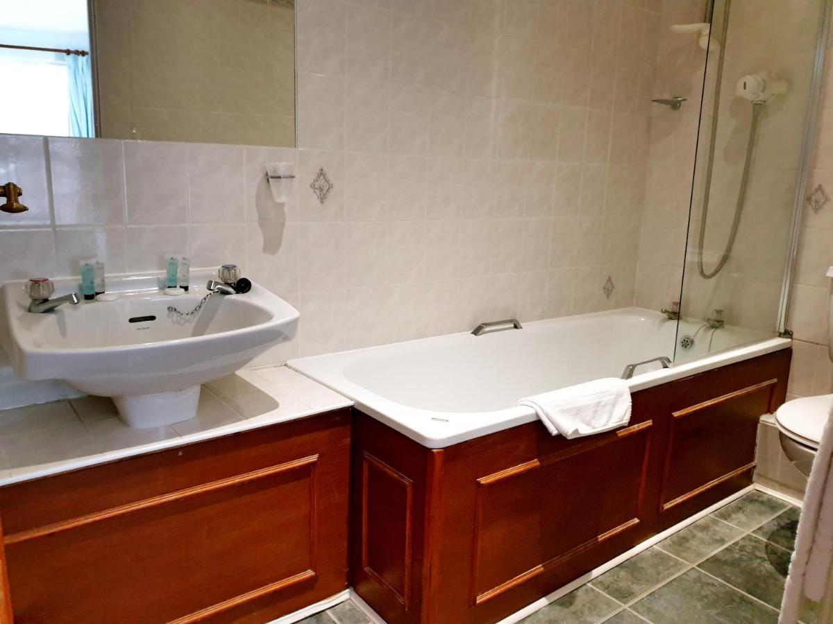 The Crown House Inn Great Chesterford Extérieur photo