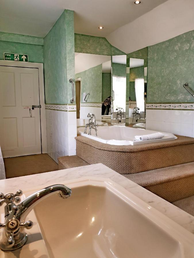 The Crown House Inn Great Chesterford Extérieur photo